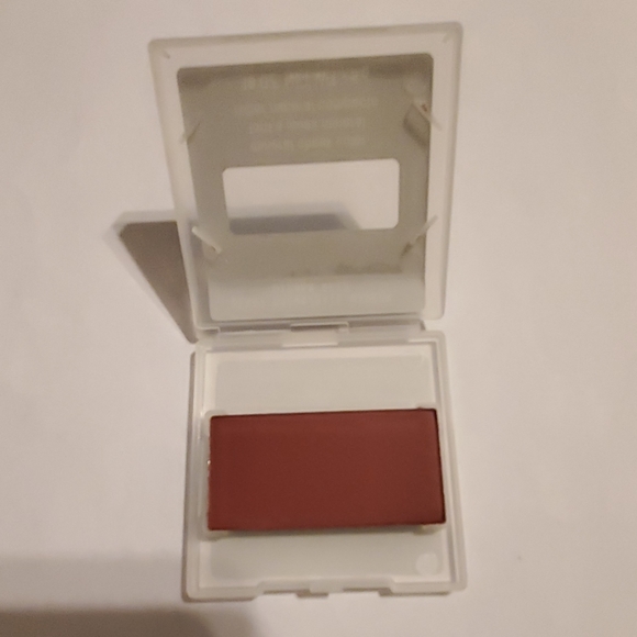 Mary Kay Other - Mary kay's Mineral Cheek color in Berry Brown.